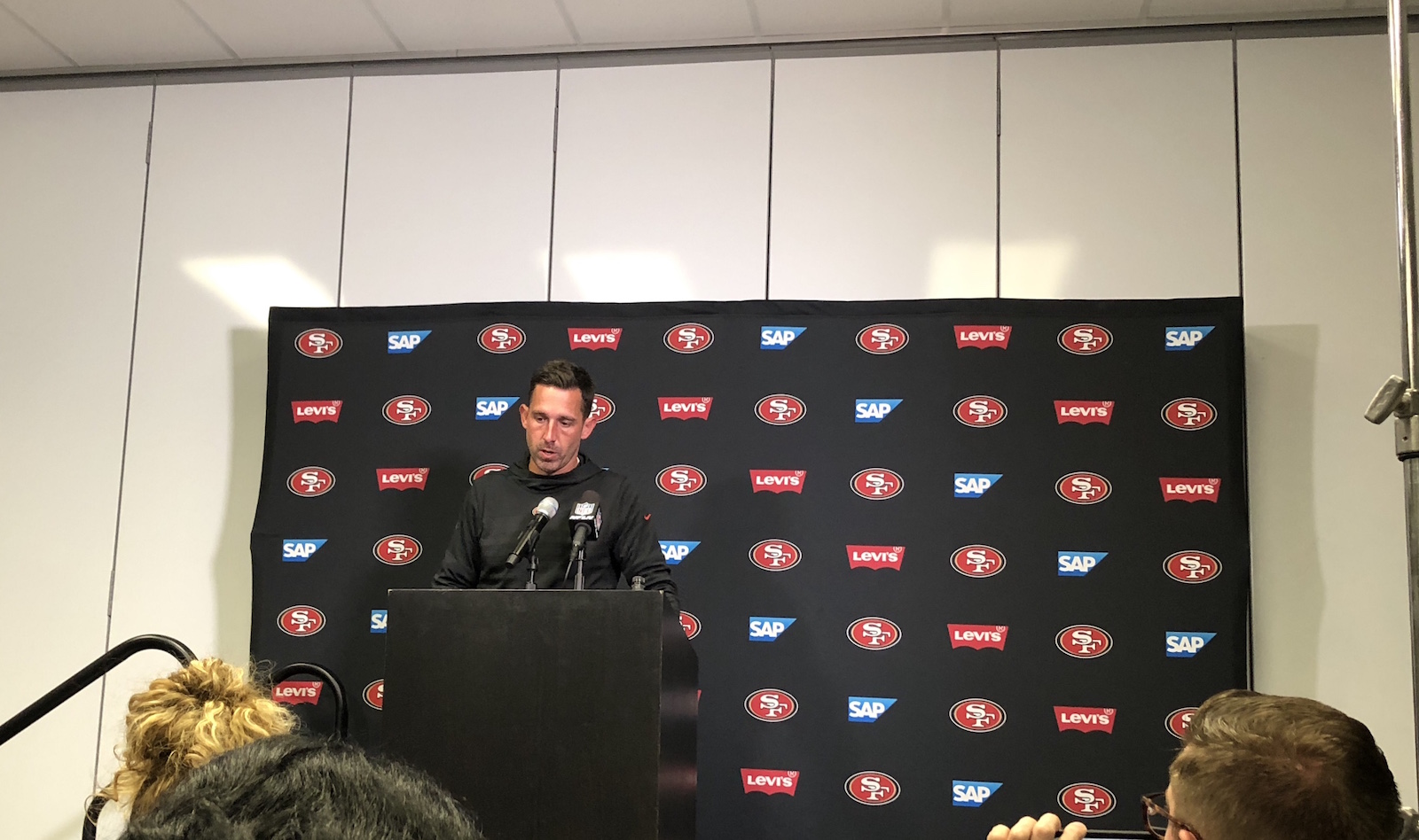 49ers ‘Fear’ Jimmy Garoppolo Tore ACL in Loss to Chiefs