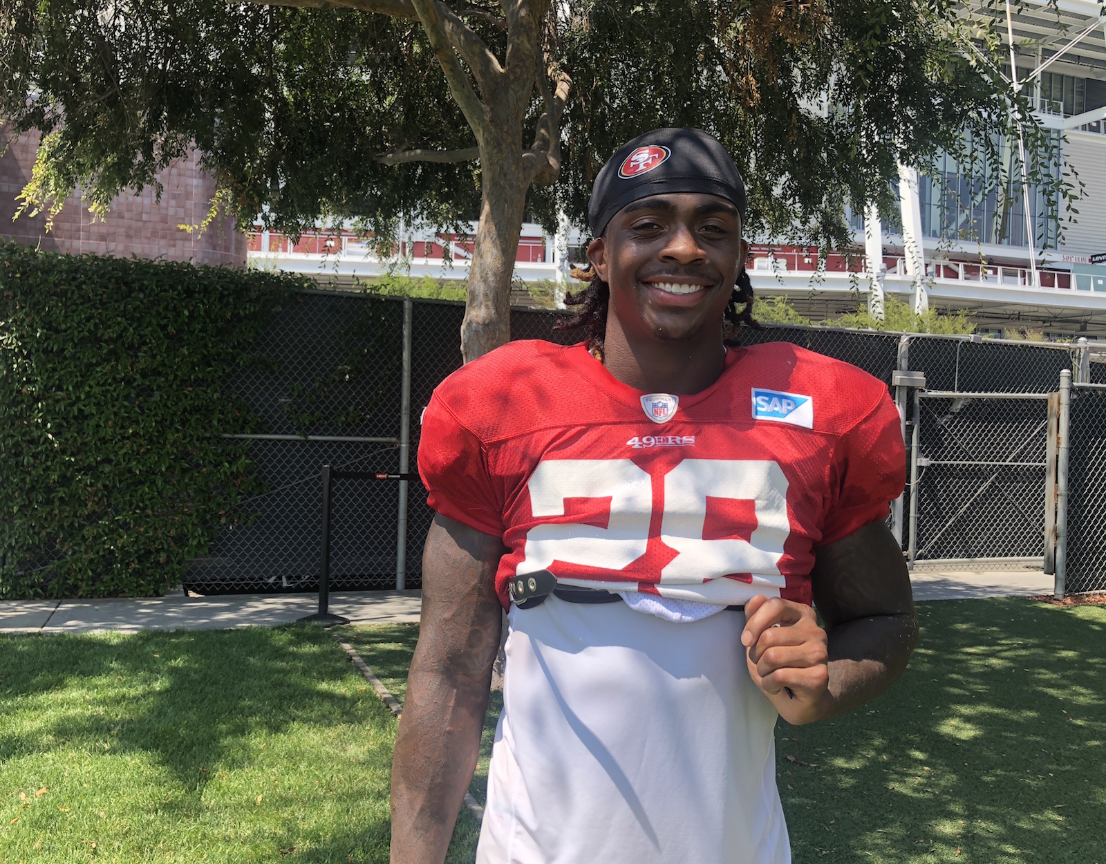 McKinnon to Have MRI on Right Knee, Other Fangirl Thoughts from 49ers Training Camp